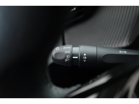 Peugeot 208 1.2 PureTech Allure Pack | Cruise Control | Apple CarPlay & Android Auto | DAB | All Season | PDC + A | Navi