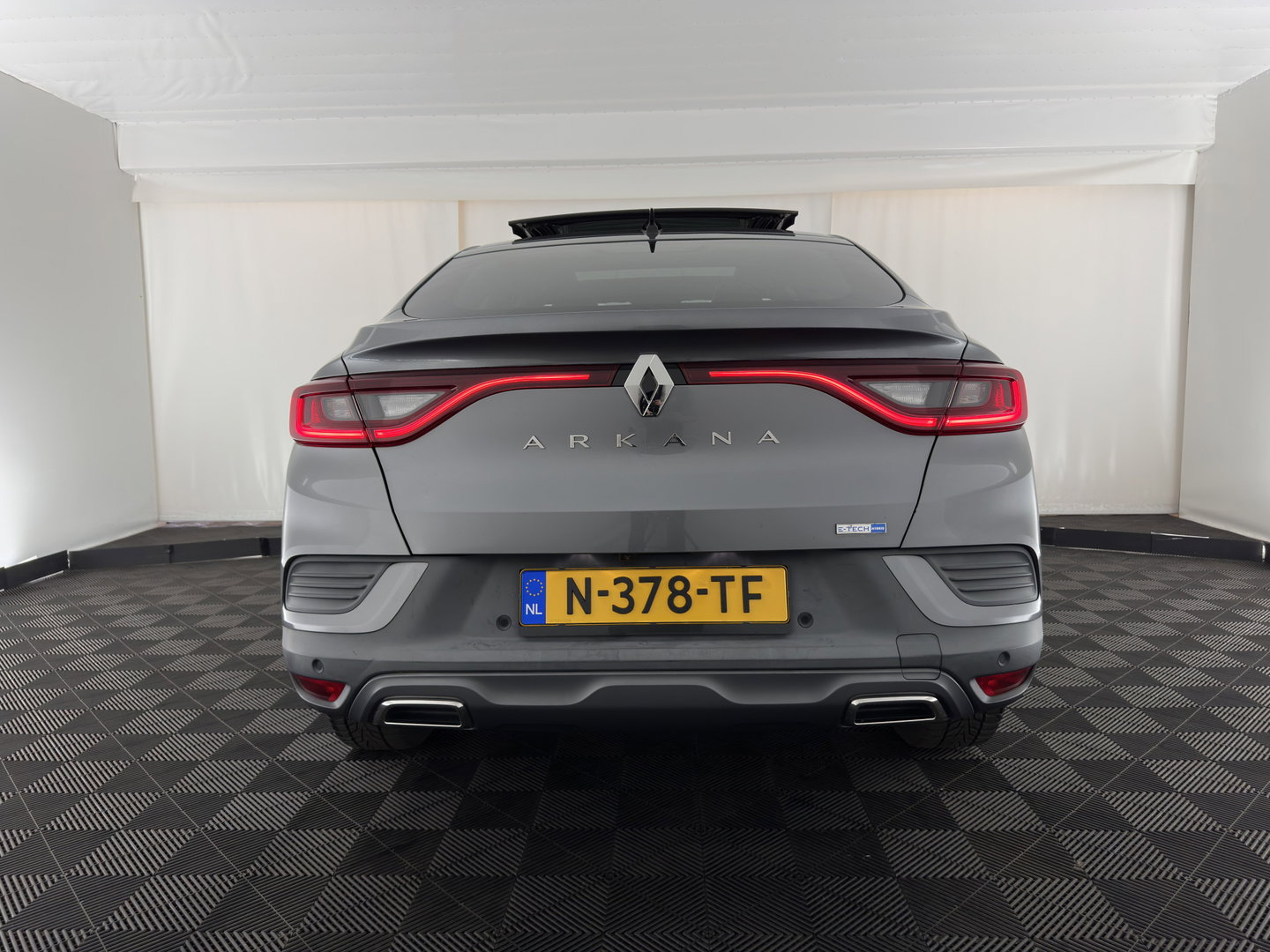 Renault Arkana 1.6 E-Tech RS-Line Hybrid 145 (INCL-BTW) Aut. *PANO | LEATHER | FULL-LED | BLINDSPOT | CAMERA | HEATED-SPORTSEATS | KEYLESS | AMBIENTLIGHT | DIGI-COCKPIT | PRIVACY-GLASS | NAVI-FULLMAP | ECC | ADAPTIVE-CRUISE | PDC | 18"
