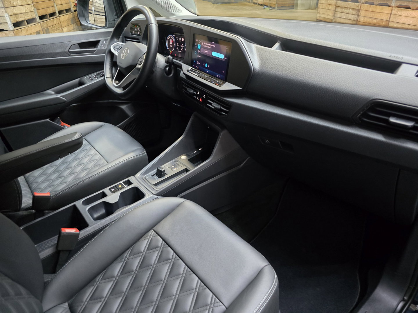 Volkswagen Caddy Cargo 2.0 TDI Comfort EDITION Leder Navi Sidebars Airco Camera Trekhaak 19"LM