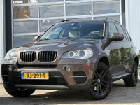 BMW X5 - xDrive35i Executive 306pk | Bi-xenon koplampen | Cruise control | Lederen bekleding | Rondomzicht camera | Treeplanken | Trekhaak met afneembare kogel | Voorstoelen verwarmd | Zeer nette auto!