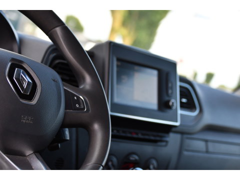Renault Master T35 2.3 dCi 150 L2H2 Black Edition Camera, Cruise, 2 x Schuifdeur, LED, Clima, Trekhaak, Sensoren, Multimedia, Uniek!