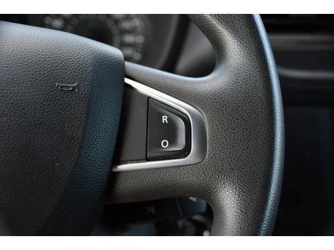 Renault Master T35 2.3 dCi 150 L2H2 Black Edition Camera, Cruise, 2 x Schuifdeur, LED, Clima, Trekhaak, Sensoren, Multimedia, Uniek!