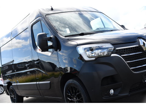 Renault Master T35 2.3 dCi 150 L2H2 Black Edition Camera, Cruise, 2 x Schuifdeur, LED, Clima, Trekhaak, Sensoren, Multimedia, Uniek!