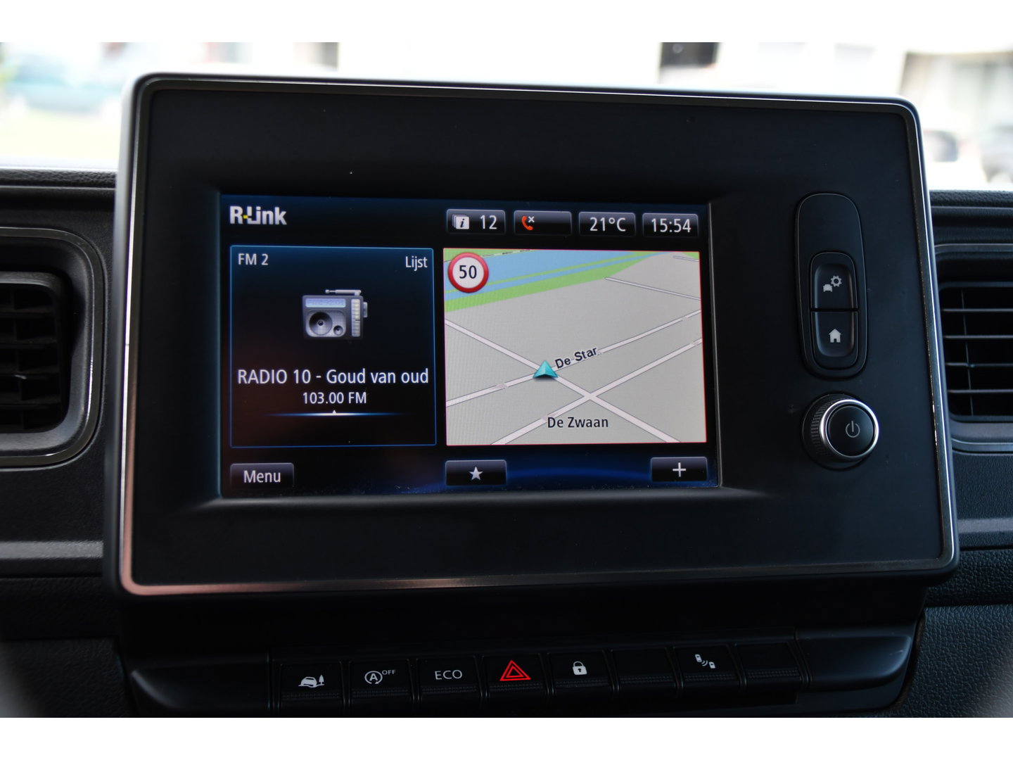 Renault Master T35 2.3 dCi 150 L2H2 Black Edition Camera, Cruise, 2 x Schuifdeur, LED, Clima, Trekhaak, Sensoren, Multimedia, Uniek!