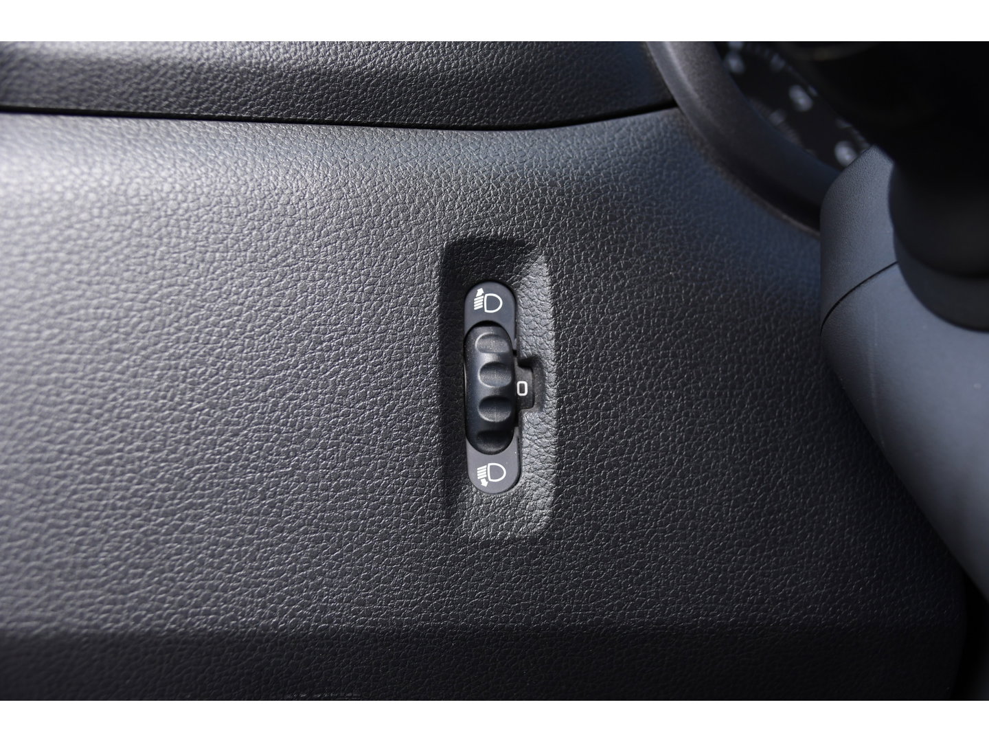 Renault Master T35 2.3 dCi 150 L2H2 Black Edition Camera, Cruise, 2 x Schuifdeur, LED, Clima, Trekhaak, Sensoren, Multimedia, Uniek!