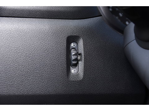 Renault Master T35 2.3 dCi 150 L2H2 Black Edition Camera, Cruise, 2 x Schuifdeur, LED, Clima, Trekhaak, Sensoren, Multimedia, Uniek!