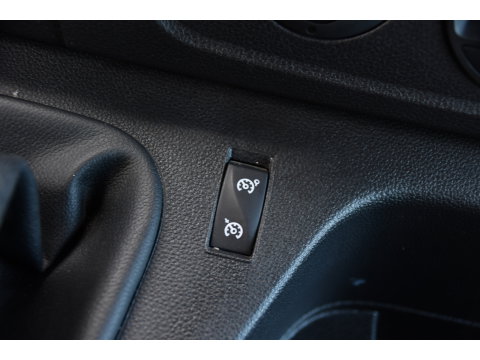 Renault Master T35 2.3 dCi 150 L2H2 Black Edition Camera, Cruise, 2 x Schuifdeur, LED, Clima, Trekhaak, Sensoren, Multimedia, Uniek!