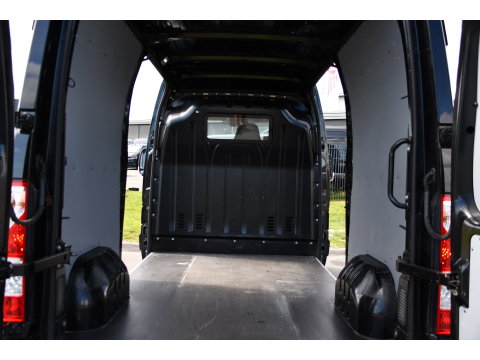 Renault Master T35 2.3 dCi 150 L2H2 Black Edition Camera, Cruise, 2 x Schuifdeur, LED, Clima, Trekhaak, Sensoren, Multimedia, Uniek!