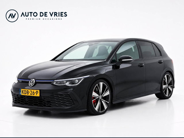 Volkswagen Golf - GTE 1.4 eHybrid 245pk | Navigatie | IQ LED | Eibach pro kit | Trekhaak