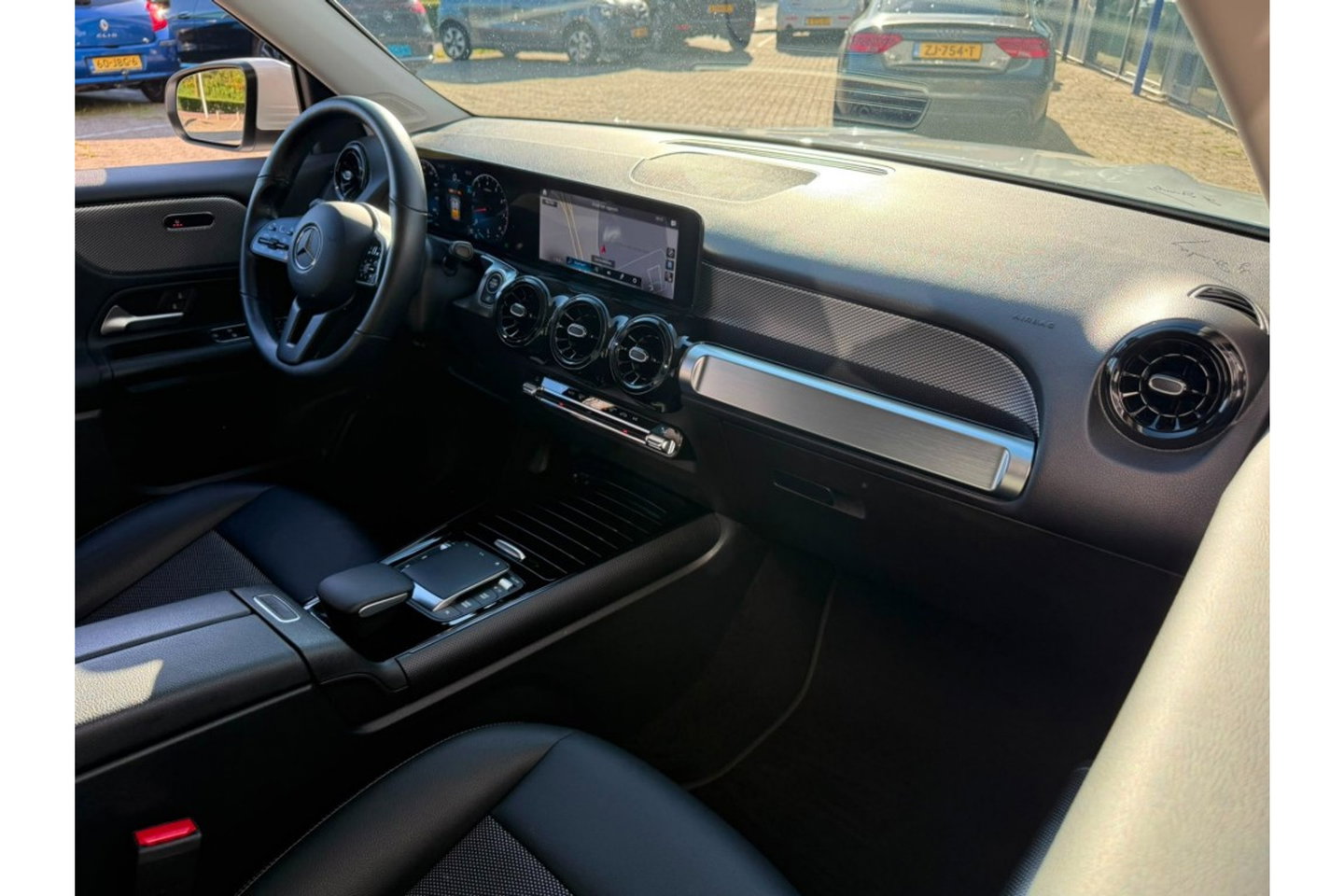 Mercedes-Benz GLB-Klasse 180 BNS SOL. LUX.AUTOMAAT NAVI PDC-CAMERA VIRTUAL STOELVW
