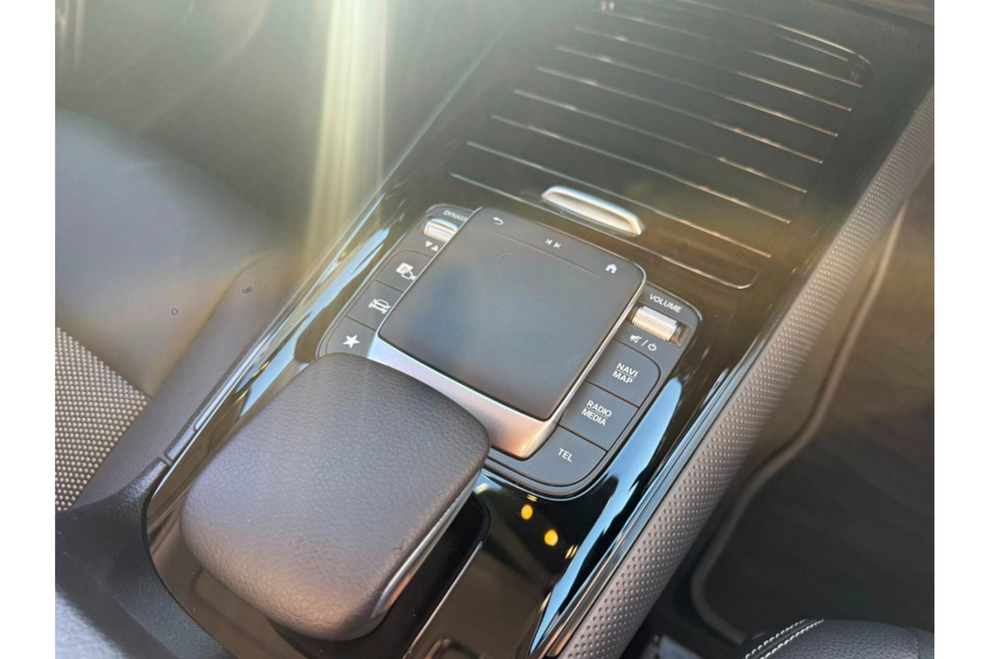 Mercedes-Benz GLB-Klasse 180 BNS SOL. LUX.AUTOMAAT NAVI PDC-CAMERA VIRTUAL STOELVW