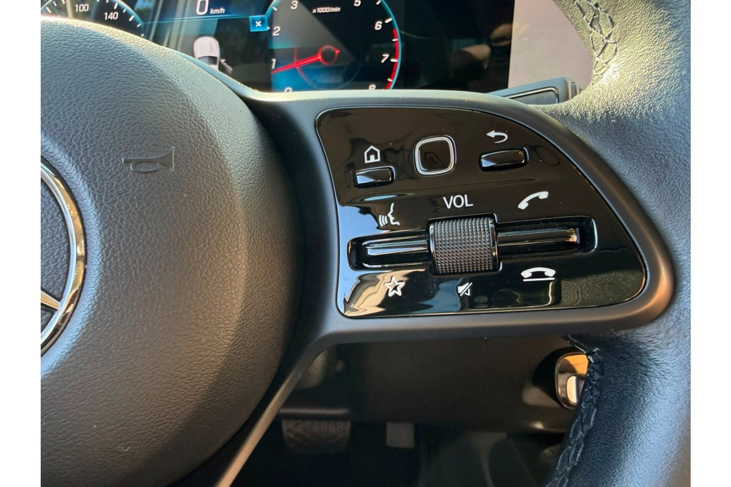Mercedes-Benz GLB-Klasse 180 BNS SOL. LUX.AUTOMAAT NAVI PDC-CAMERA VIRTUAL STOELVW