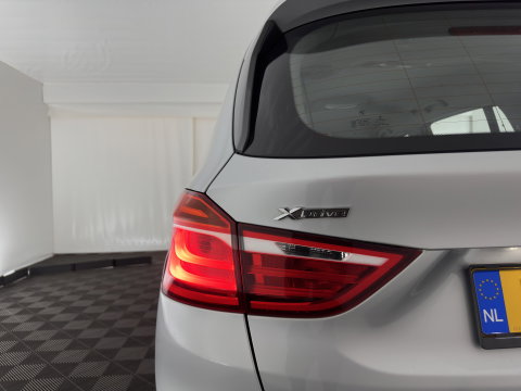 BMW 2 Serie Gran Tourer 220d xDrive [ 7-Pers. ] Aut. *HEAD-UP | FULL-LED | ADAPTIVE-CRUISE | HEATED-SPORTSEATS | NAVI-FULLMAP | ECC | TOWBAR | PDC | 17''ALU*