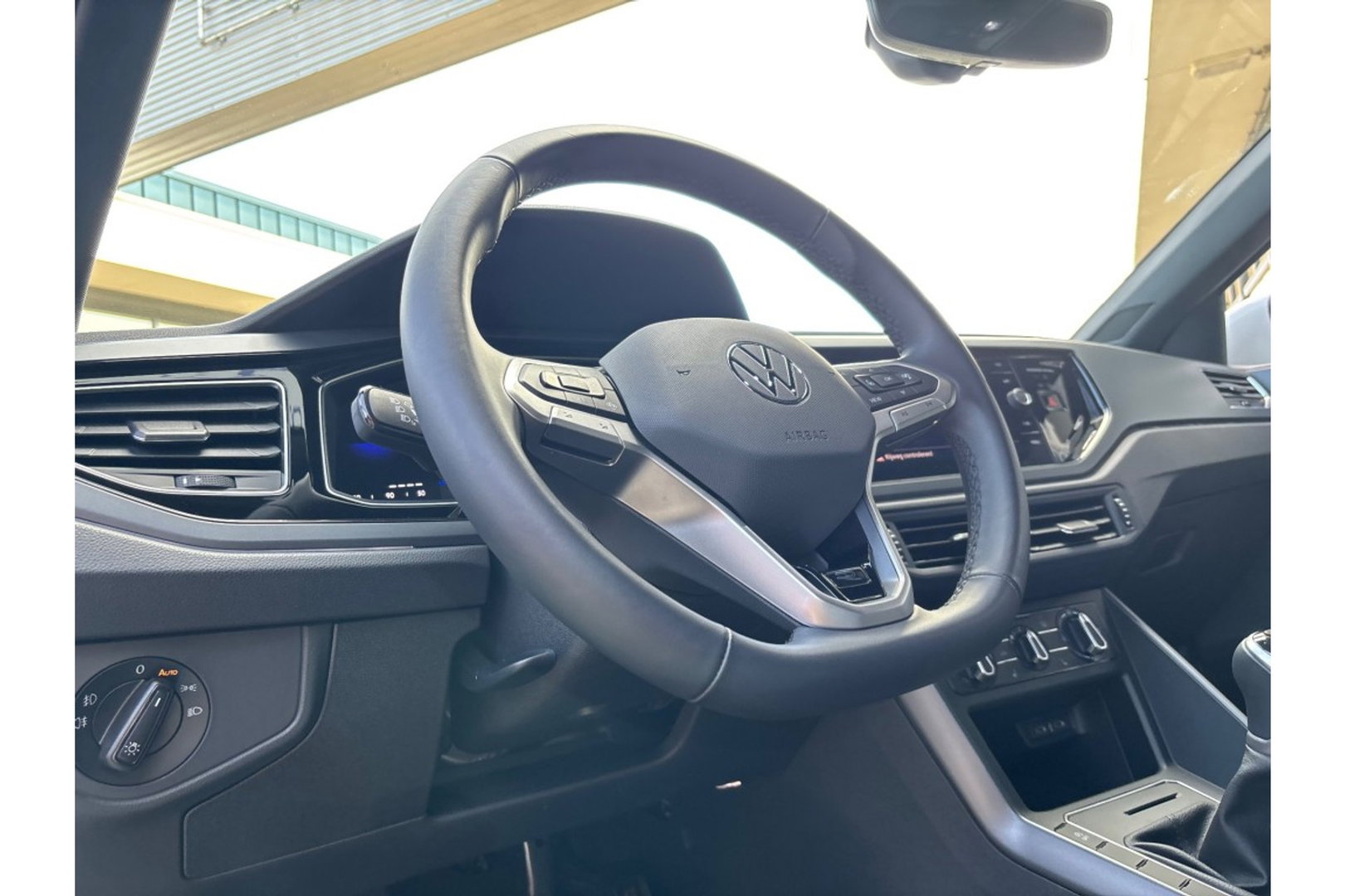 Volkswagen Taigo 1.0 TSI R-LINE AIRCO NAVI CARPLAY PDC STOELVERW.