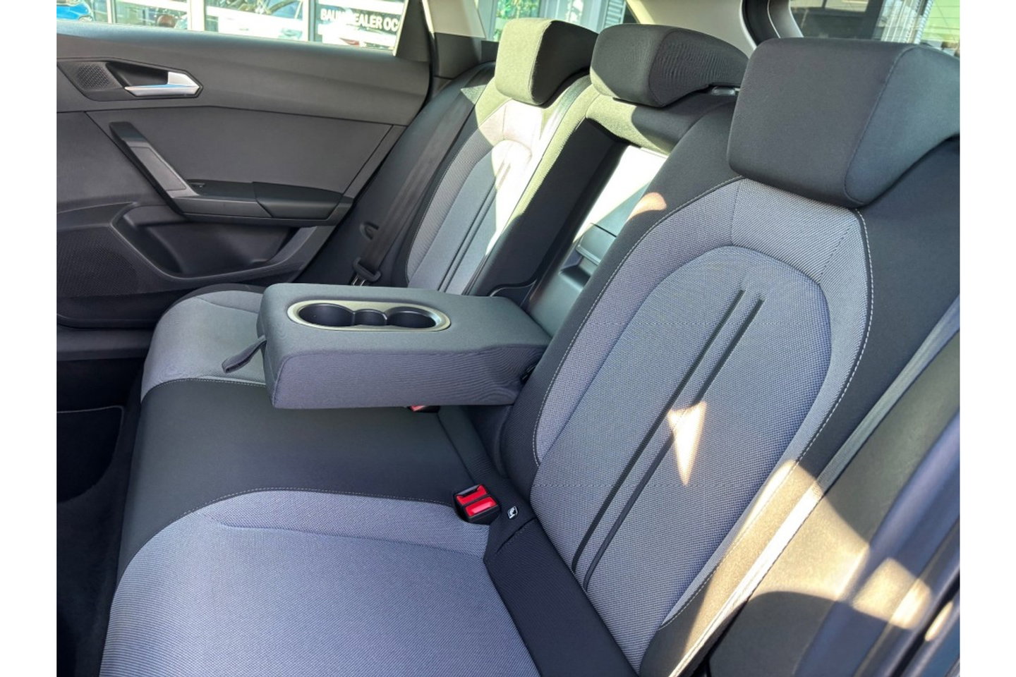 SEAT Leon 1.0 ETSI STYLE AUTOMAAT NAVI-CARPLAY WINTERPACK PDC-CAMERA.