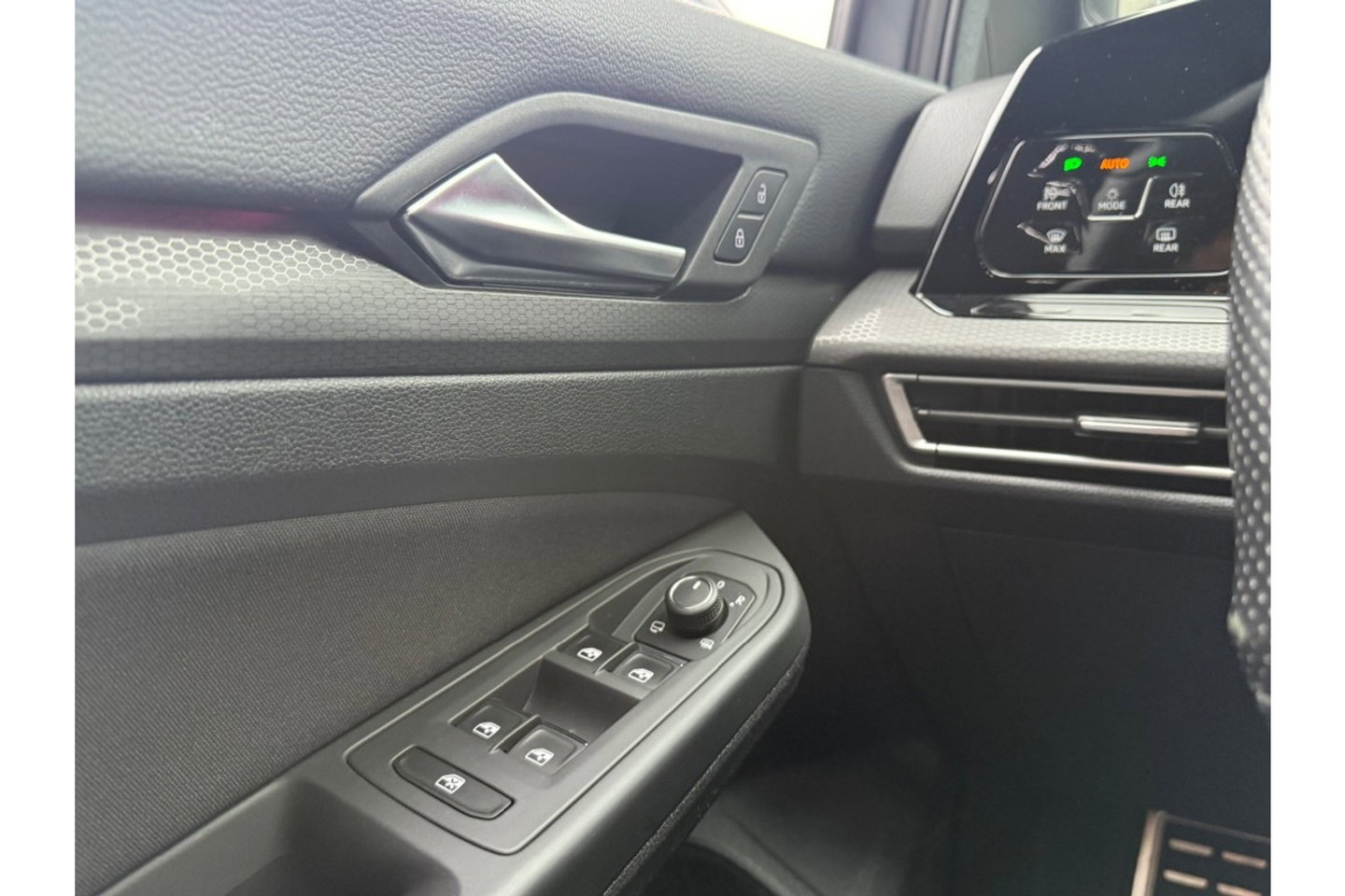 Volkswagen Golf 2.0 TDI GTD 199PK AIRCO NAVI NARDO.