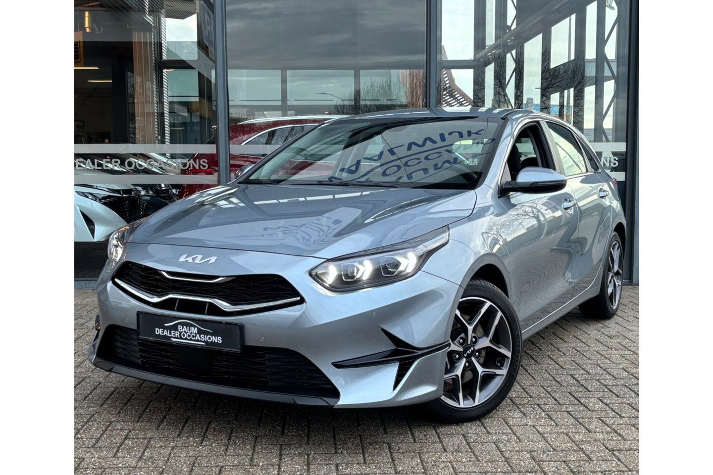 Kia Ceed 1.5 T-GDI AUTOMAAT DYNAMICLINE NAVI PDC WINTERPACK.