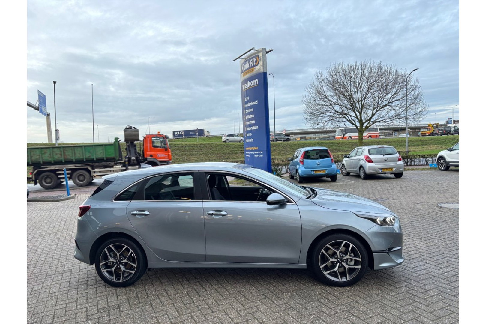 Kia Ceed 1.5 T-GDI AUTOMAAT DYNAMICLINE NAVI PDC WINTERPACK.