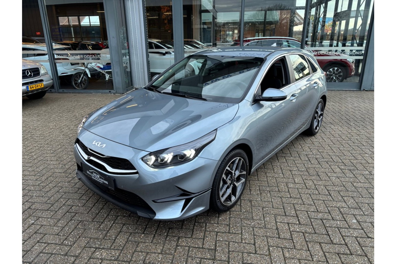 Kia Ceed 1.5 T-GDI AUTOMAAT DYNAMICLINE NAVI PDC WINTERPACK.