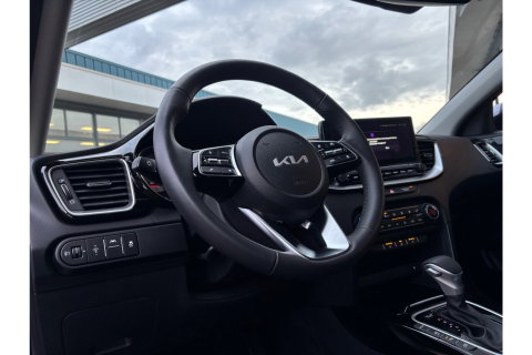 Kia Ceed 1.5 T-GDI AUTOMAAT DYNAMICLINE NAVI PDC WINTERPACK.
