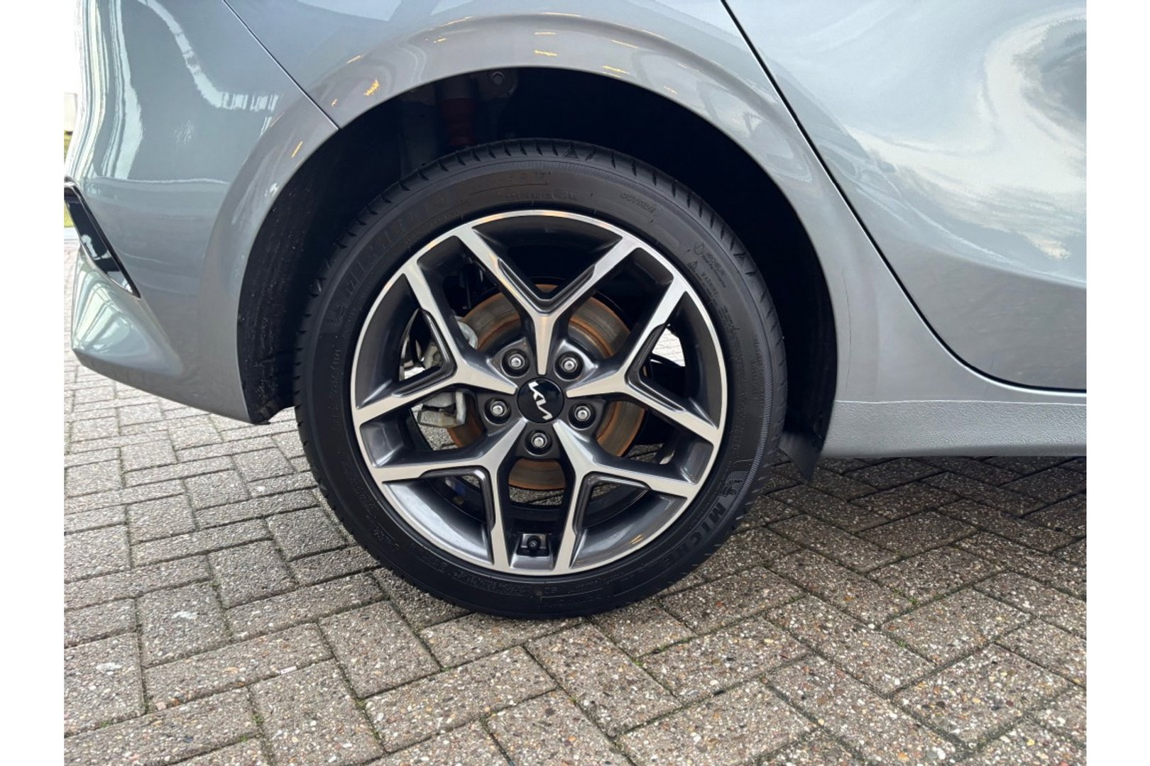 Kia Ceed 1.5 T-GDI AUTOMAAT DYNAMICLINE NAVI PDC WINTERPACK.