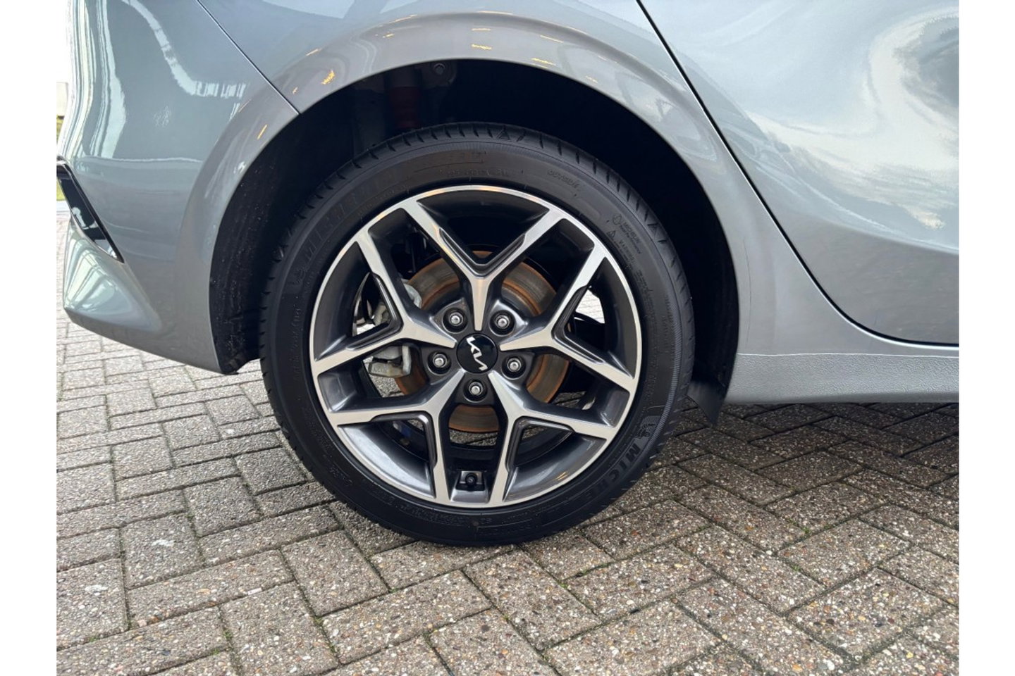 Kia Ceed 1.5 T-GDI AUTOMAAT DYNAMICLINE NAVI PDC WINTERPACK.