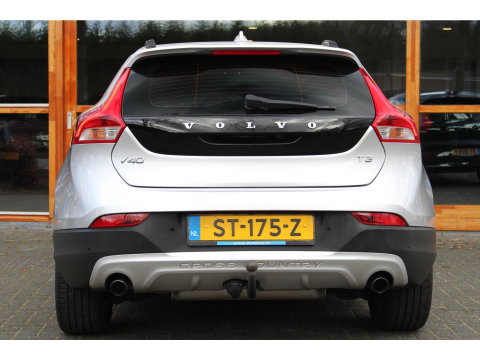 Volvo V40 Cross Country T3 Geartronic | Trekhaak 1500 kg | Standkachel | Volvo On Call | Camera