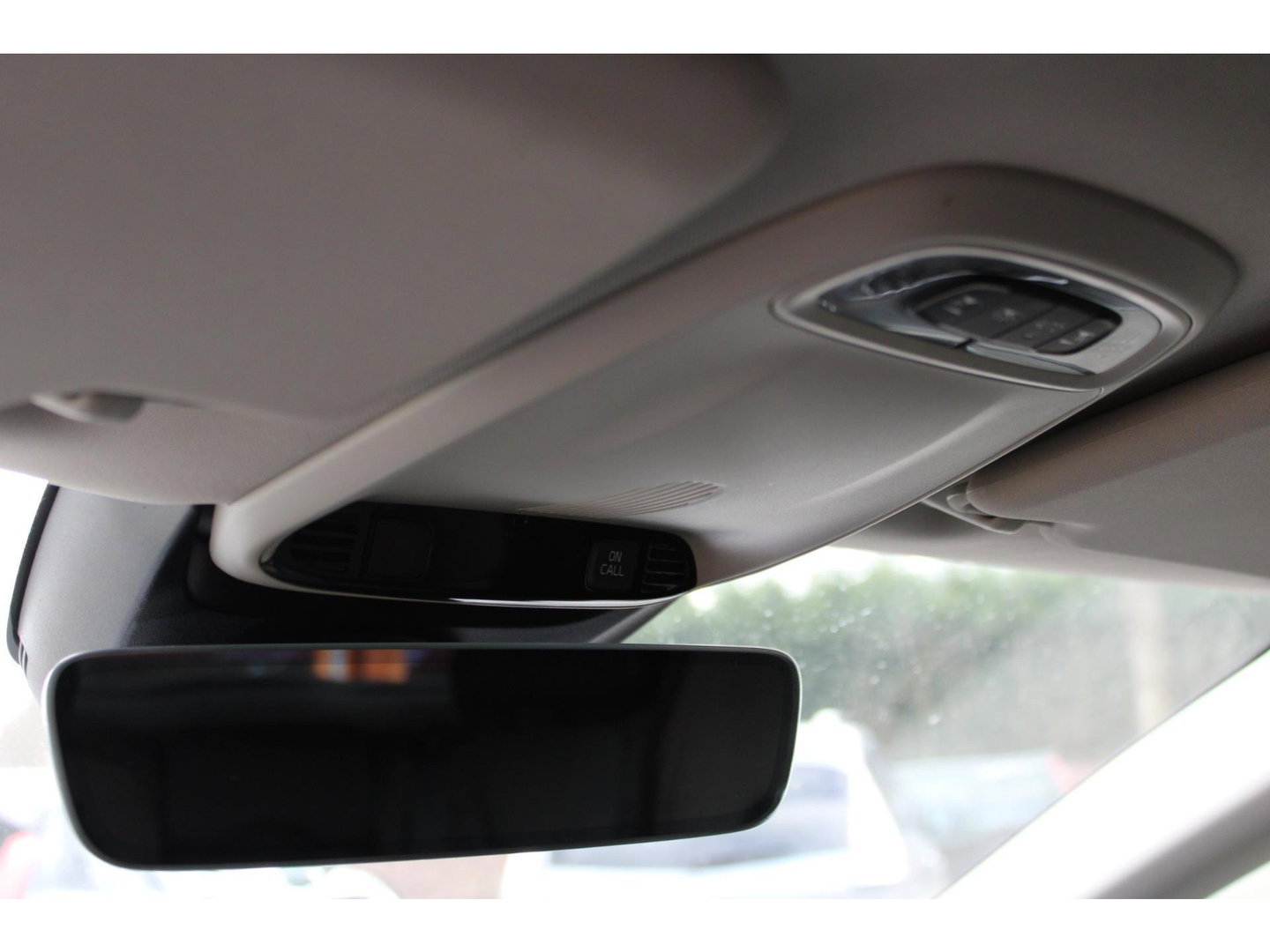 Volvo V40 Cross Country T3 Geartronic | Trekhaak 1500 kg | Standkachel | Volvo On Call | Camera