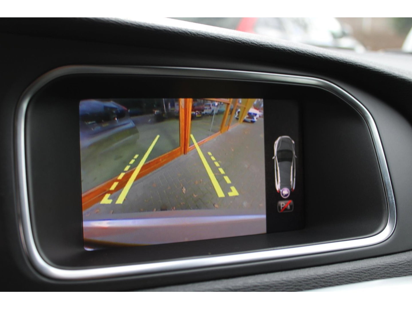 Volvo V40 Cross Country T3 Geartronic | Trekhaak 1500 kg | Standkachel | Volvo On Call | Camera