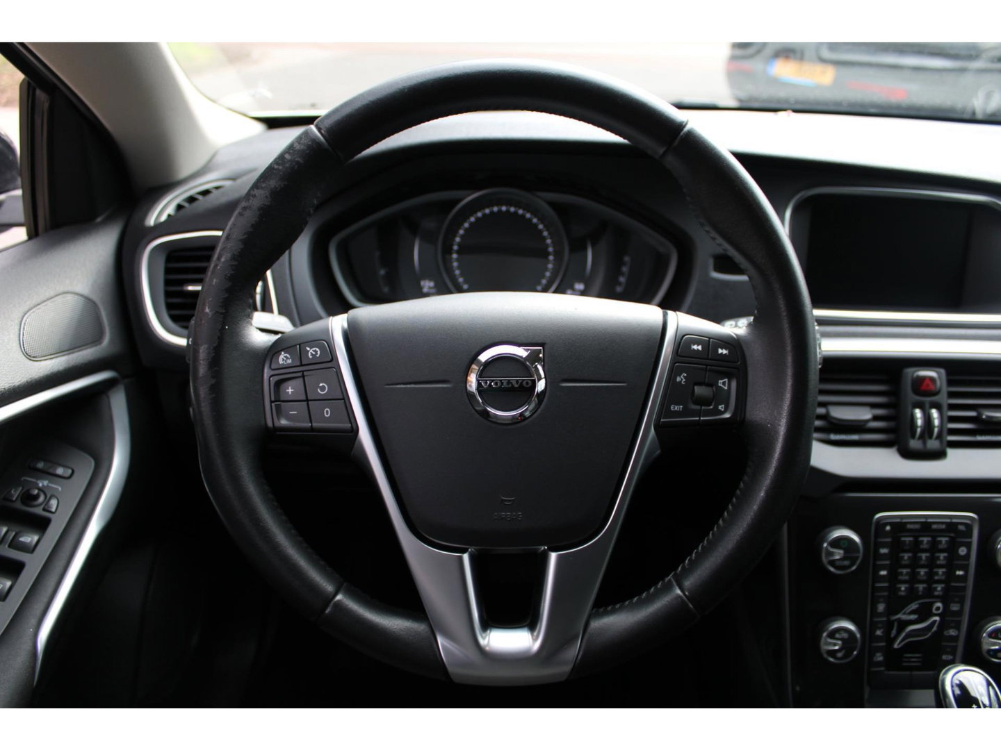 Volvo V40 Cross Country T3 Geartronic | Trekhaak 1500 kg | Standkachel | Volvo On Call | Camera
