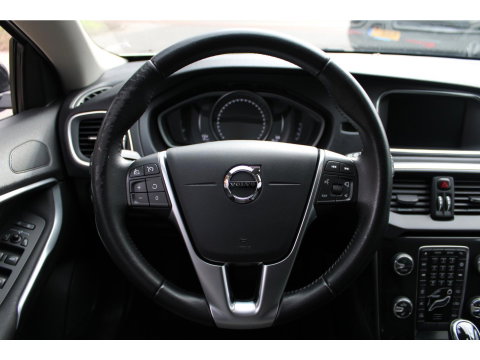 Volvo V40 Cross Country T3 Geartronic | Trekhaak 1500 kg | Standkachel | Volvo On Call | Camera
