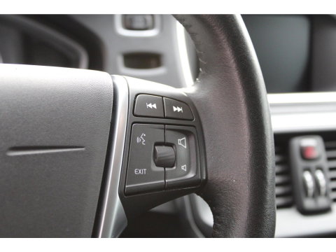 Volvo V40 Cross Country T3 Geartronic | Trekhaak 1500 kg | Standkachel | Volvo On Call | Camera
