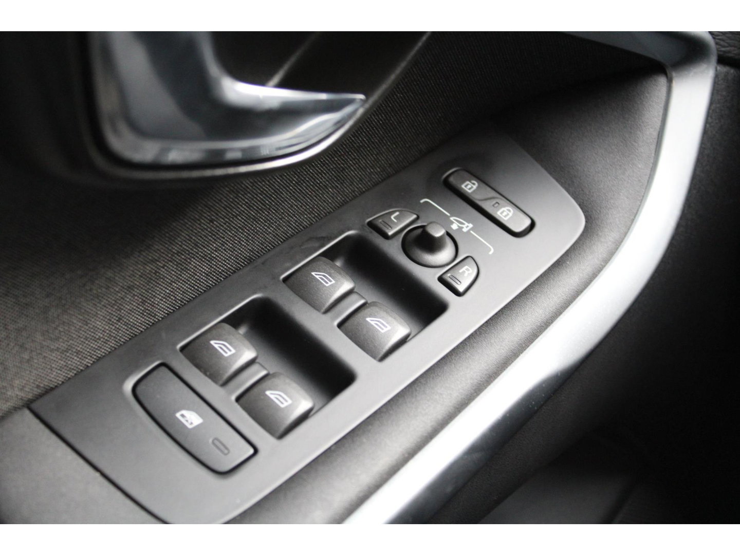 Volvo V40 Cross Country T3 Geartronic | Trekhaak 1500 kg | Standkachel | Volvo On Call | Camera