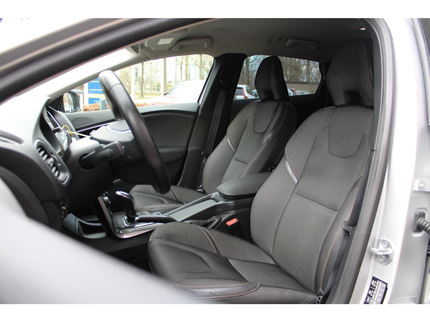 Volvo V40 Cross Country T3 Geartronic | Trekhaak 1500 kg | Standkachel | Volvo On Call | Camera