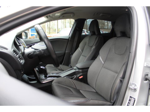 Volvo V40 Cross Country T3 Geartronic | Trekhaak 1500 kg | Standkachel | Volvo On Call | Camera