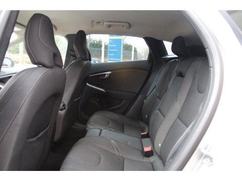 Volvo V40 Cross Country T3 Geartronic | Trekhaak 1500 kg | Standkachel | Volvo On Call | Camera