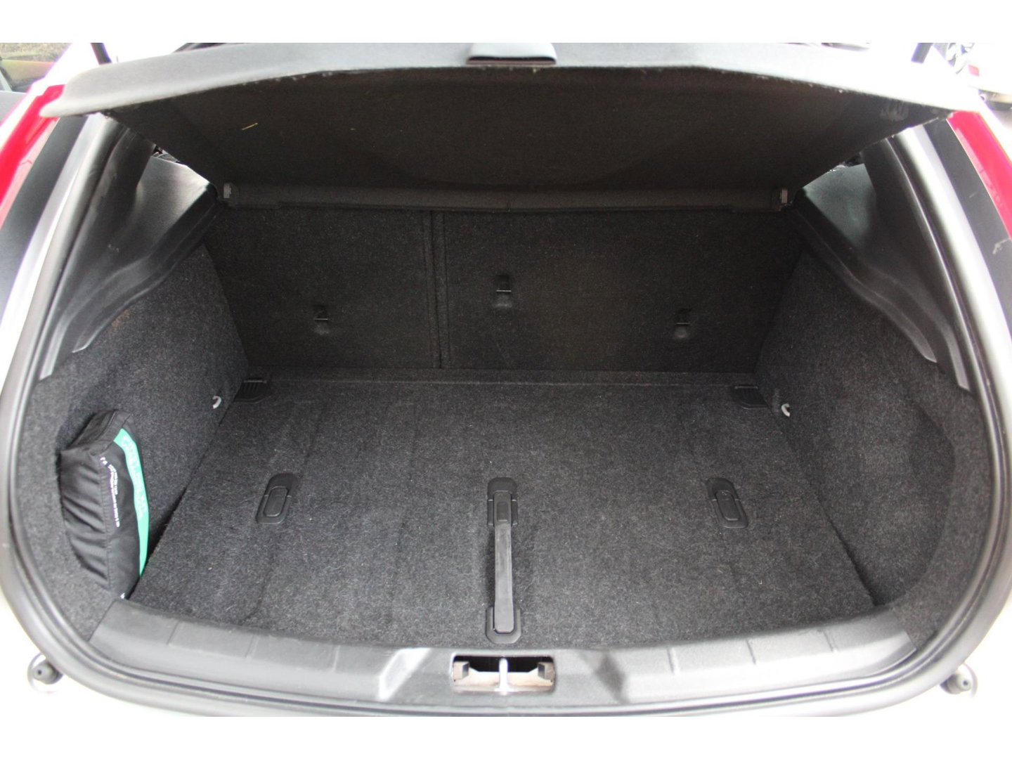Volvo V40 Cross Country T3 Geartronic | Trekhaak 1500 kg | Standkachel | Volvo On Call | Camera