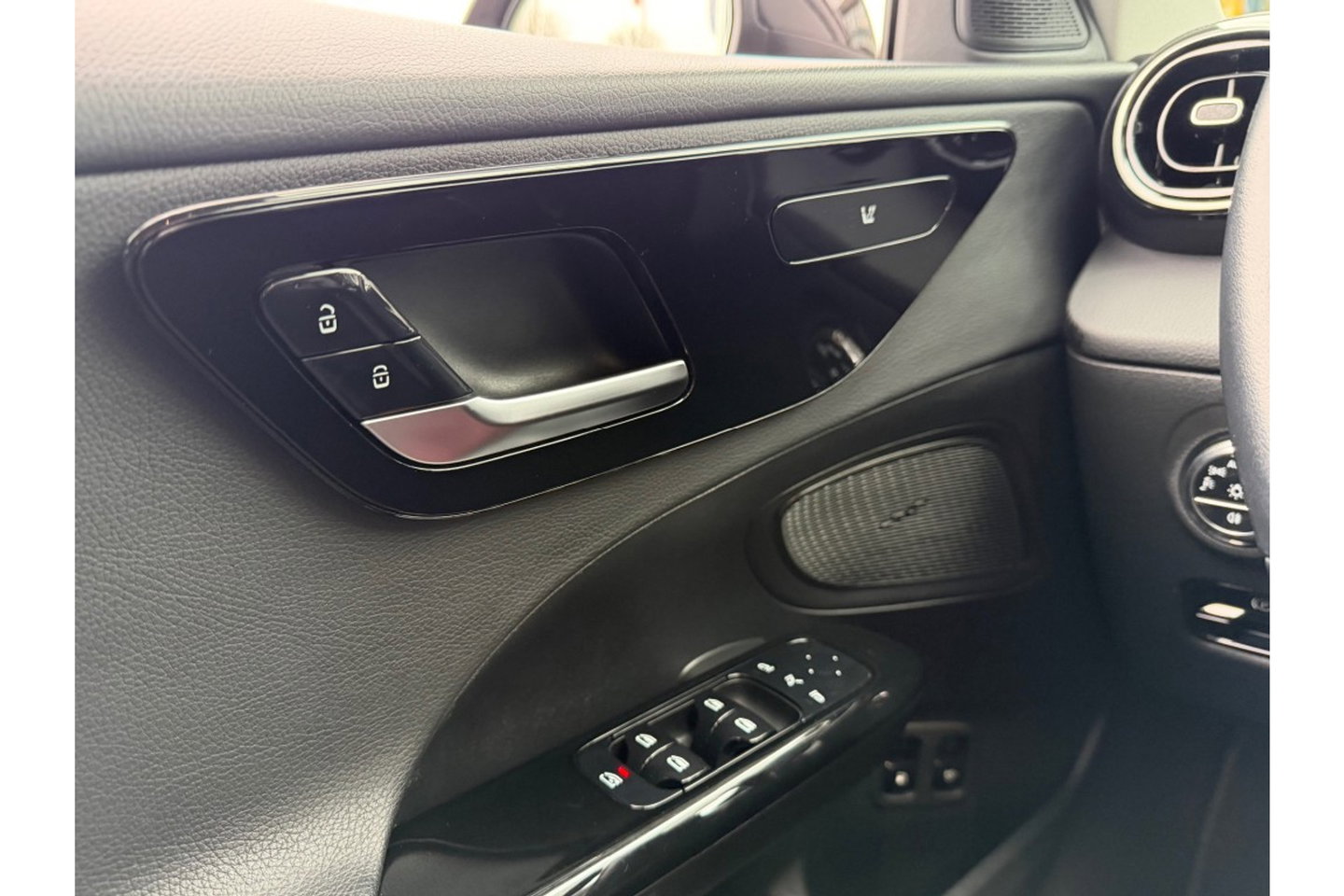 Mercedes-Benz C-Klasse 300 E LUX. LINE PHEV AUTOMAAT AIRCO-ECC NAVI PDC-CAMERA.