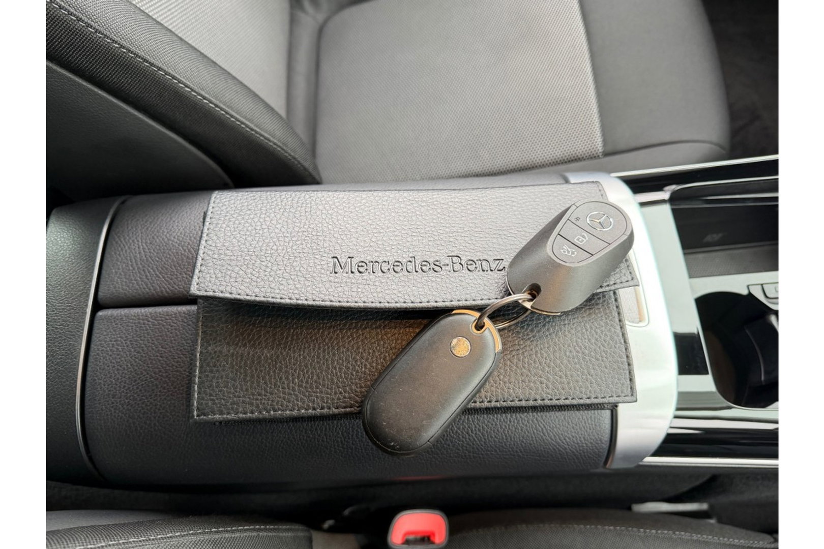 Mercedes-Benz C-Klasse 300 E LUX. LINE PHEV AUTOMAAT AIRCO-ECC NAVI PDC-CAMERA.