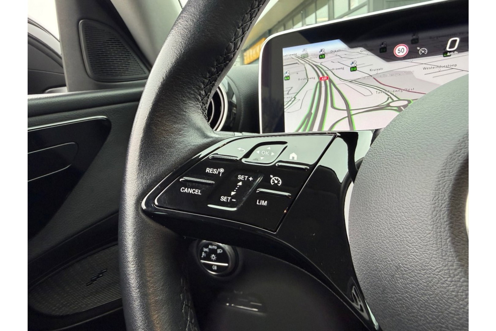 Mercedes-Benz C-Klasse 300 E LUX. LINE PHEV AUTOMAAT AIRCO-ECC NAVI PDC-CAMERA.