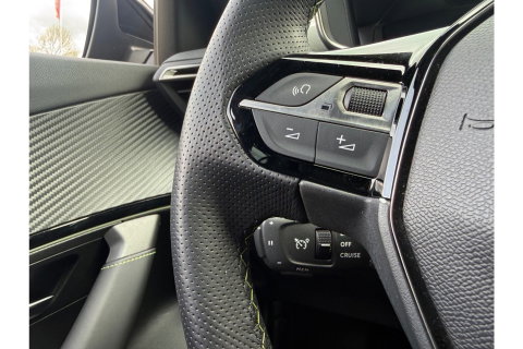 Peugeot 2008 1.2 PURETECH GT PACK AIRCO NAVI PDC-CAMERA.