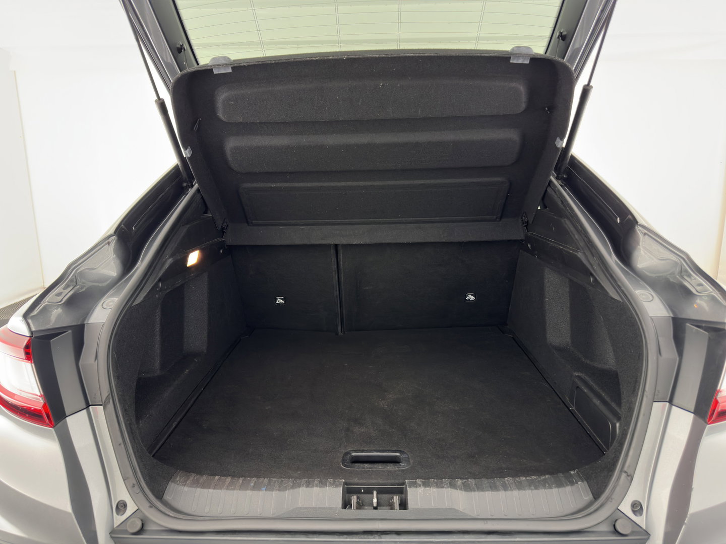 Renault Arkana 1.6 E-Tech RS-Line Hybrid 145 (INCL-BTW) Aut. *PANO | LEATHER | FULL-LED | BLINDSPOT | CAMERA | HEATED-SPORTSEATS | KEYLESS | AMBIENTLIGHT | DIGI-COCKPIT | PRIVACY-GLASS | NAVI-FULLMAP | ECC | ADAPTIVE-CRUISE | PDC | 18"