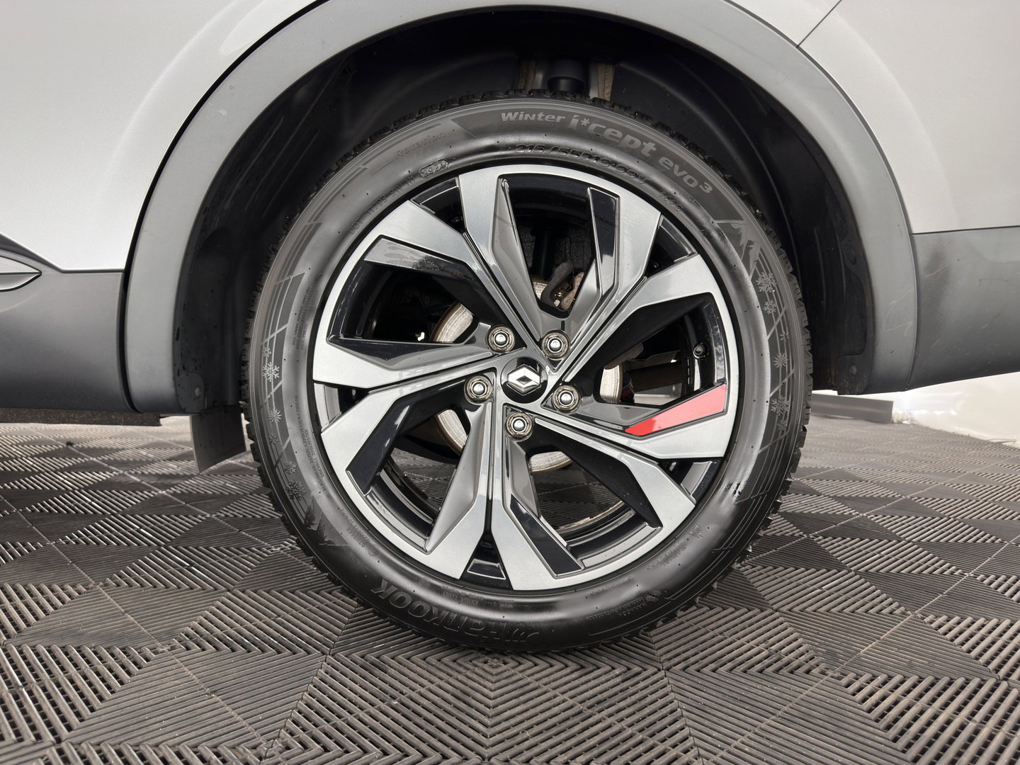 Renault Arkana 1.6 E-Tech RS-Line Hybrid 145 (INCL-BTW) Aut. *PANO | LEATHER | FULL-LED | BLINDSPOT | CAMERA | HEATED-SPORTSEATS | KEYLESS | AMBIENTLIGHT | DIGI-COCKPIT | PRIVACY-GLASS | NAVI-FULLMAP | ECC | ADAPTIVE-CRUISE | PDC | 18"