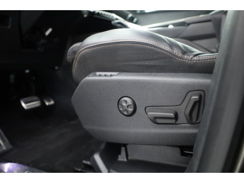 Peugeot 3008 1.6 e-THP GT Line | Trekhaak 1550kg Trekgewicht | Cruise Control | Memory | Camera | All Season | Stoelverw. | Apple CarPlay & Android Auto