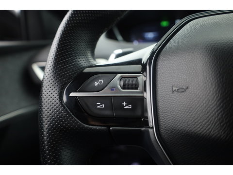 Peugeot 3008 1.6 e-THP GT Line | Trekhaak 1550kg Trekgewicht | Cruise Control | Memory | Camera | All Season | Stoelverw. | Apple CarPlay & Android Auto