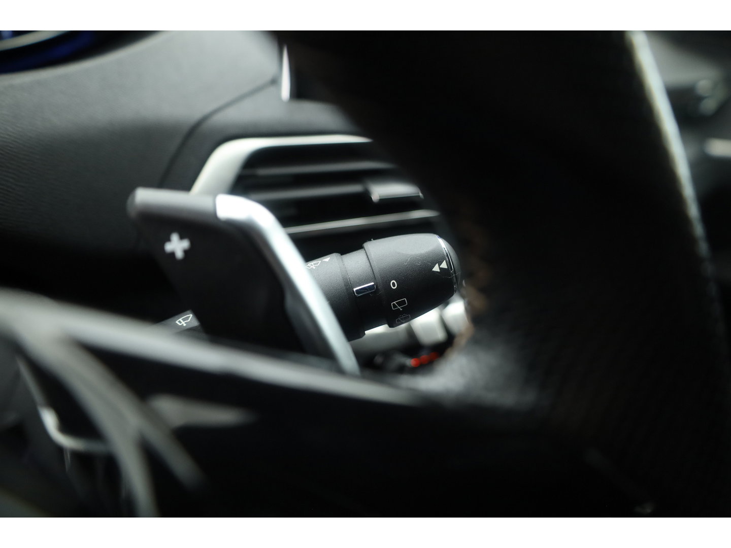 Peugeot 3008 1.6 e-THP GT Line | Trekhaak 1550kg Trekgewicht | Cruise Control | Memory | Camera | All Season | Stoelverw. | Apple CarPlay & Android Auto