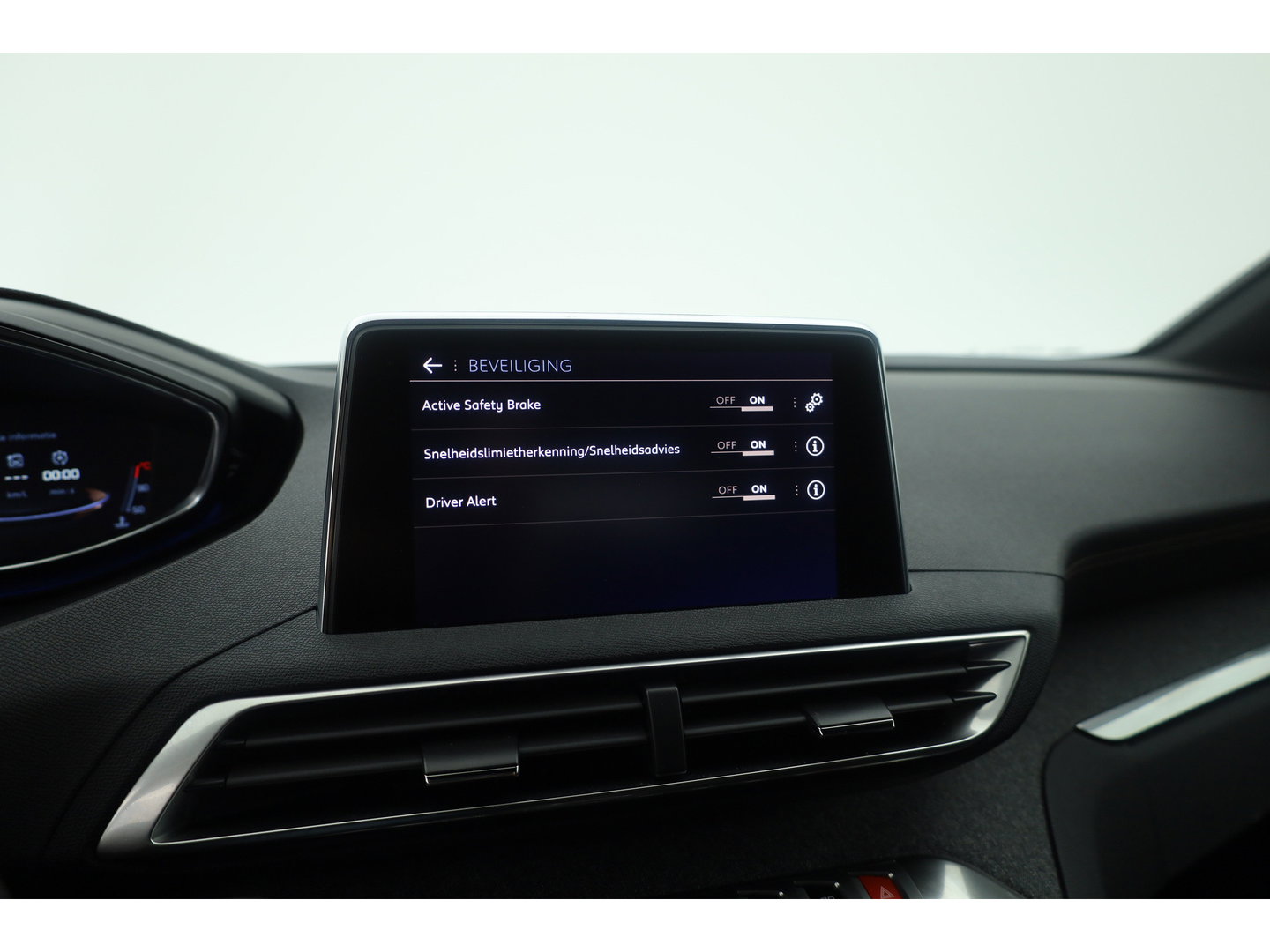 Peugeot 3008 1.6 e-THP GT Line | Trekhaak 1550kg Trekgewicht | Cruise Control | Memory | Camera | All Season | Stoelverw. | Apple CarPlay & Android Auto