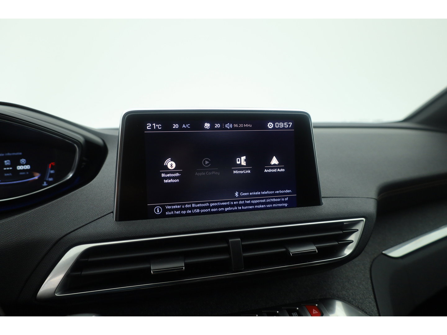 Peugeot 3008 1.6 e-THP GT Line | Trekhaak 1550kg Trekgewicht | Cruise Control | Memory | Camera | All Season | Stoelverw. | Apple CarPlay & Android Auto