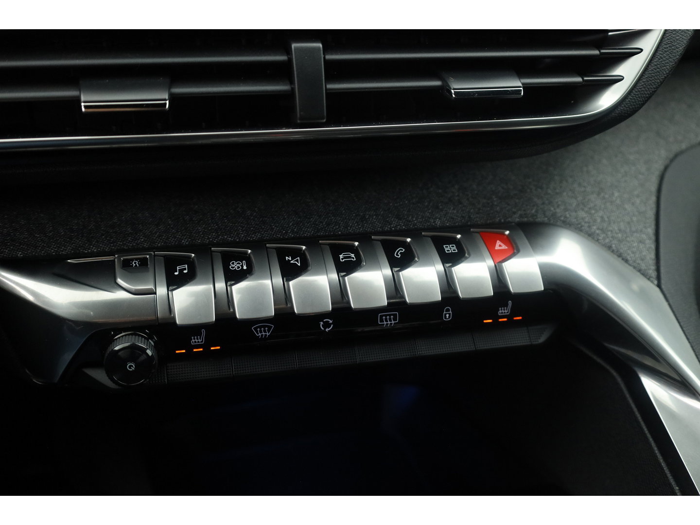 Peugeot 3008 1.6 e-THP GT Line | Trekhaak 1550kg Trekgewicht | Cruise Control | Memory | Camera | All Season | Stoelverw. | Apple CarPlay & Android Auto