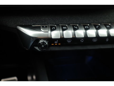 Peugeot 3008 1.6 e-THP GT Line | Trekhaak 1550kg Trekgewicht | Cruise Control | Memory | Camera | All Season | Stoelverw. | Apple CarPlay & Android Auto